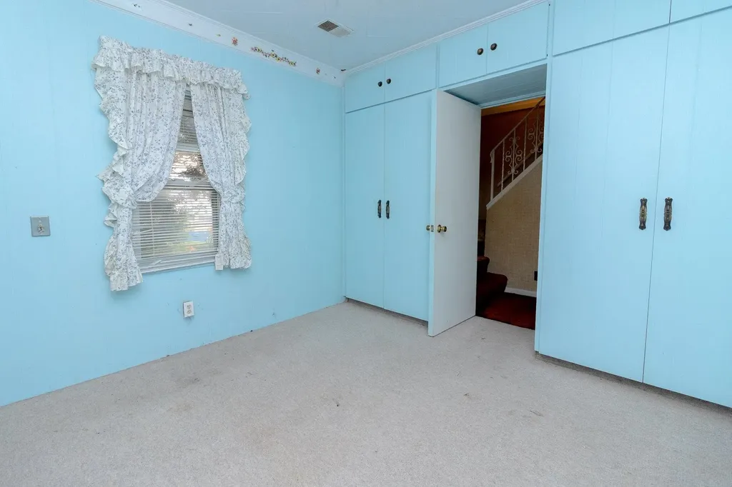 7641 Lindrath Avenue Washington Township MI 48094