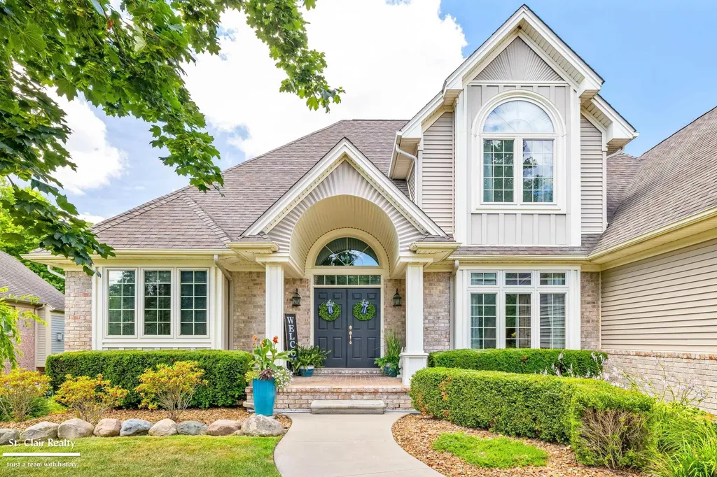 306 Hawks Nest Drive East China Township MI 48054