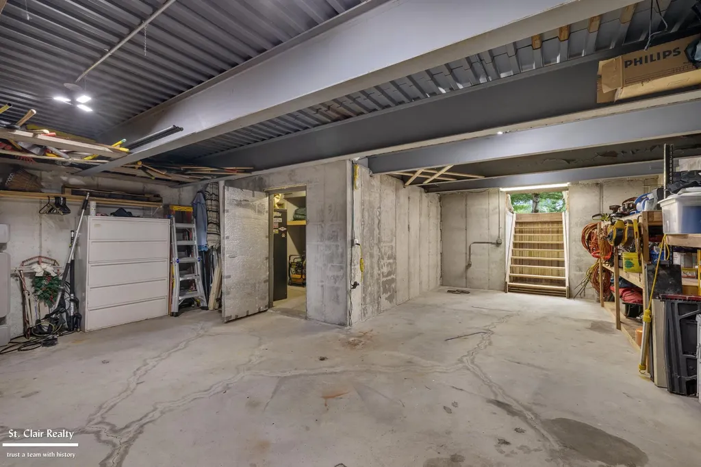 306 Hawks Nest Drive East China Township MI 48054