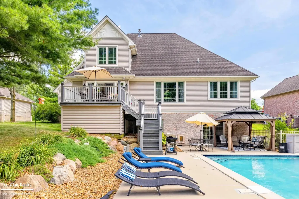 306 Hawks Nest Drive East China Township MI 48054