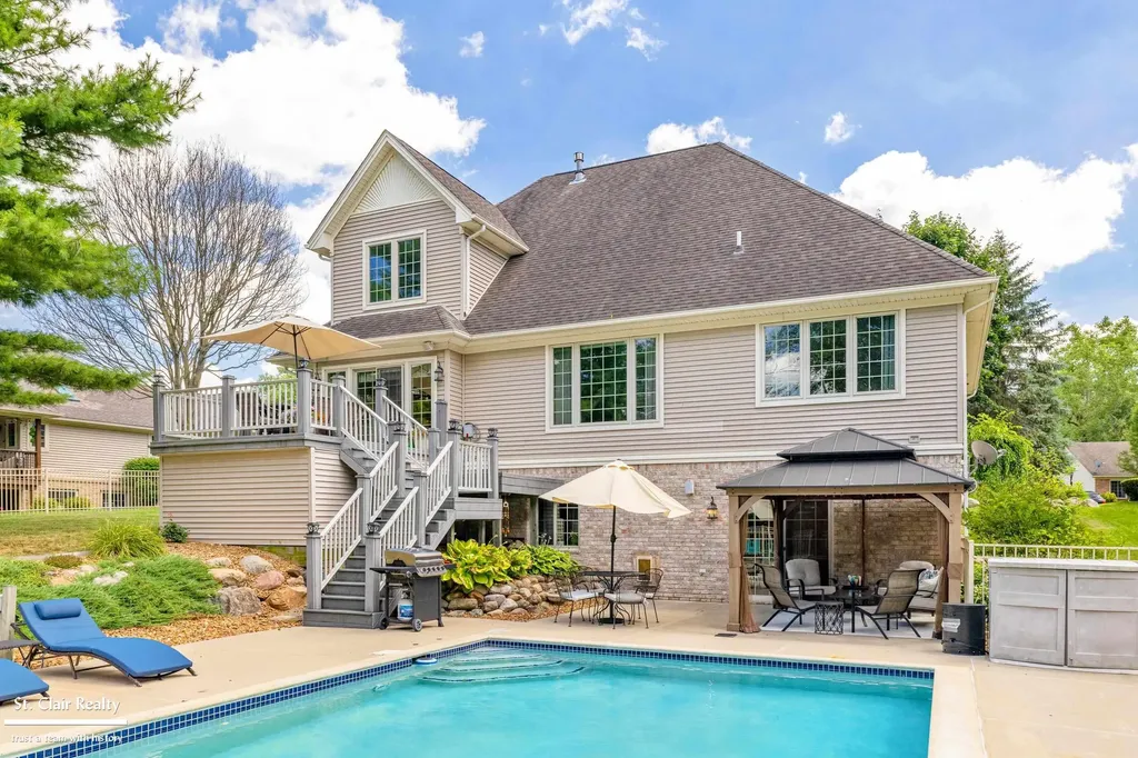 306 Hawks Nest Drive East China Township MI 48054