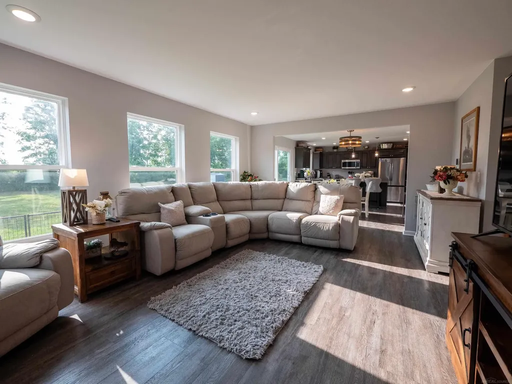 73153 Castle Court Armada Township MI 48005