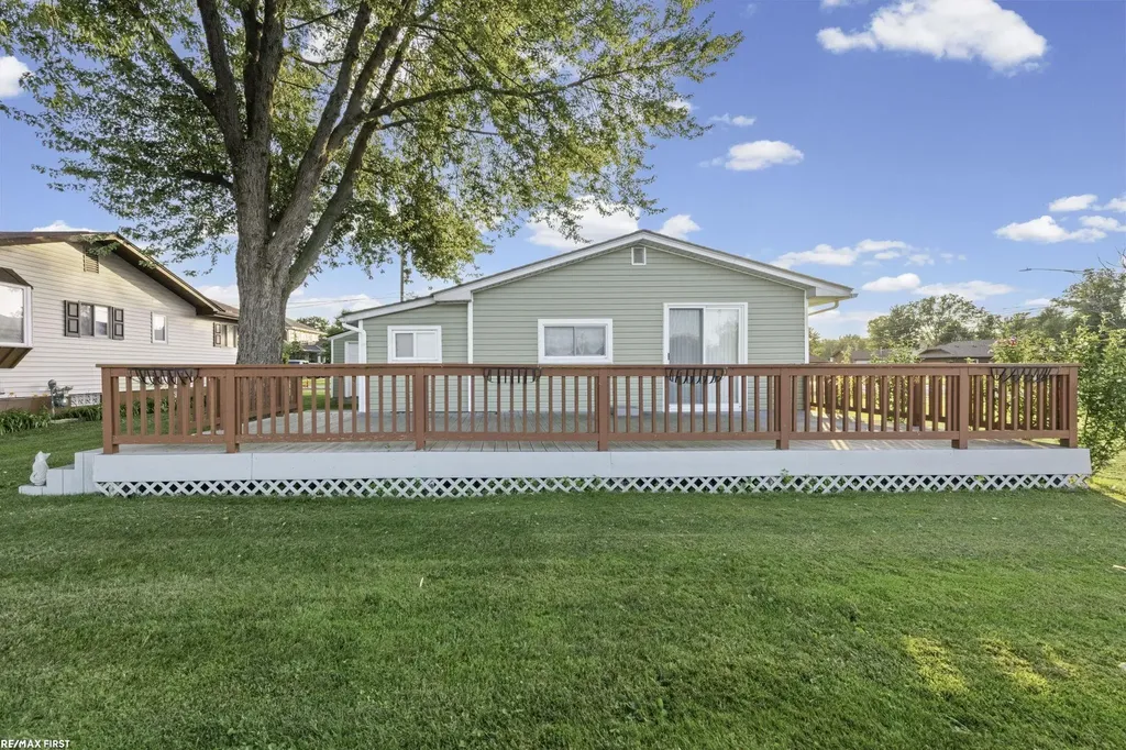 48650 Jefferson Avenue Chesterfield Township MI 48047