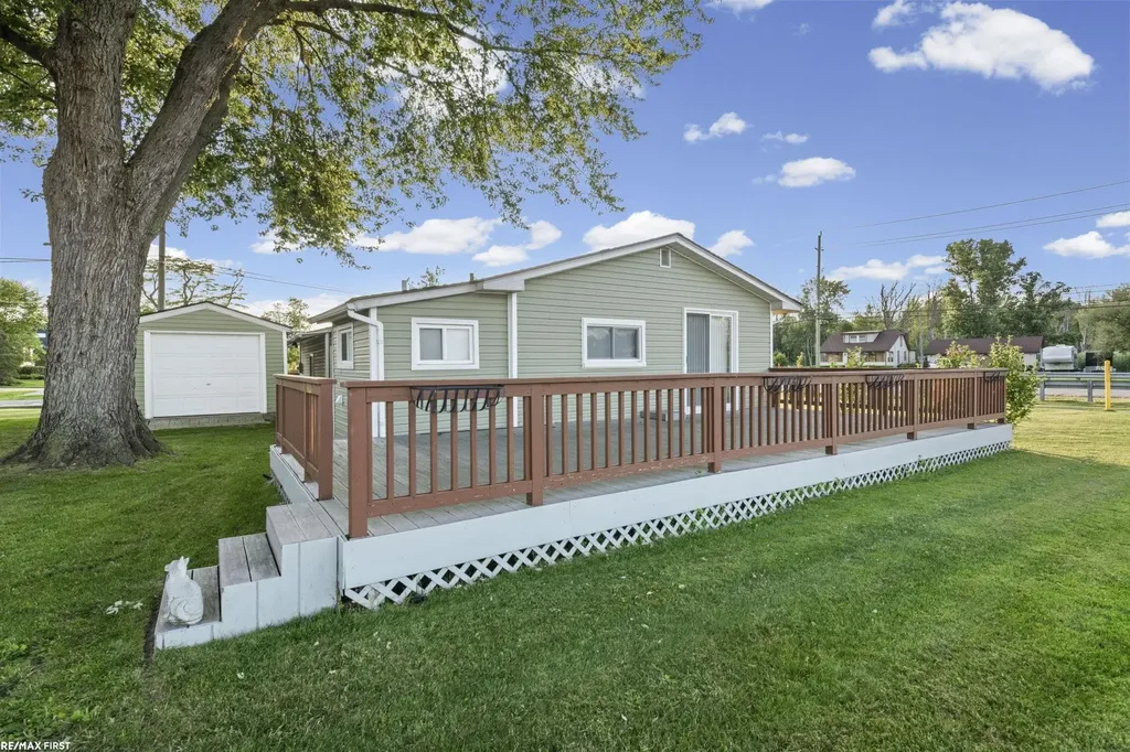 48650 Jefferson Avenue Chesterfield Township MI 48047