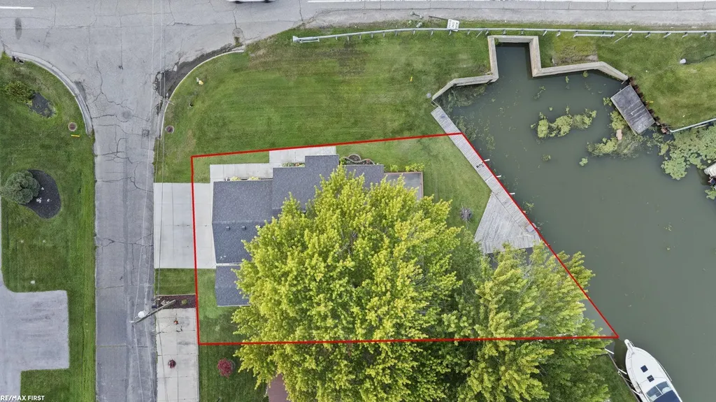 48650 Jefferson Avenue Chesterfield Township MI 48047