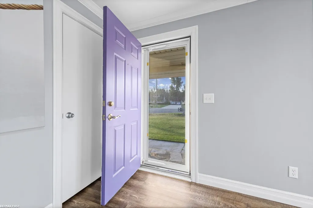48650 Jefferson Avenue Chesterfield Township MI 48047