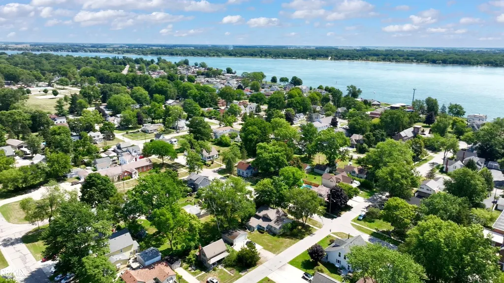 1401 Saint Clair Boulevard Algonac City MI 48001