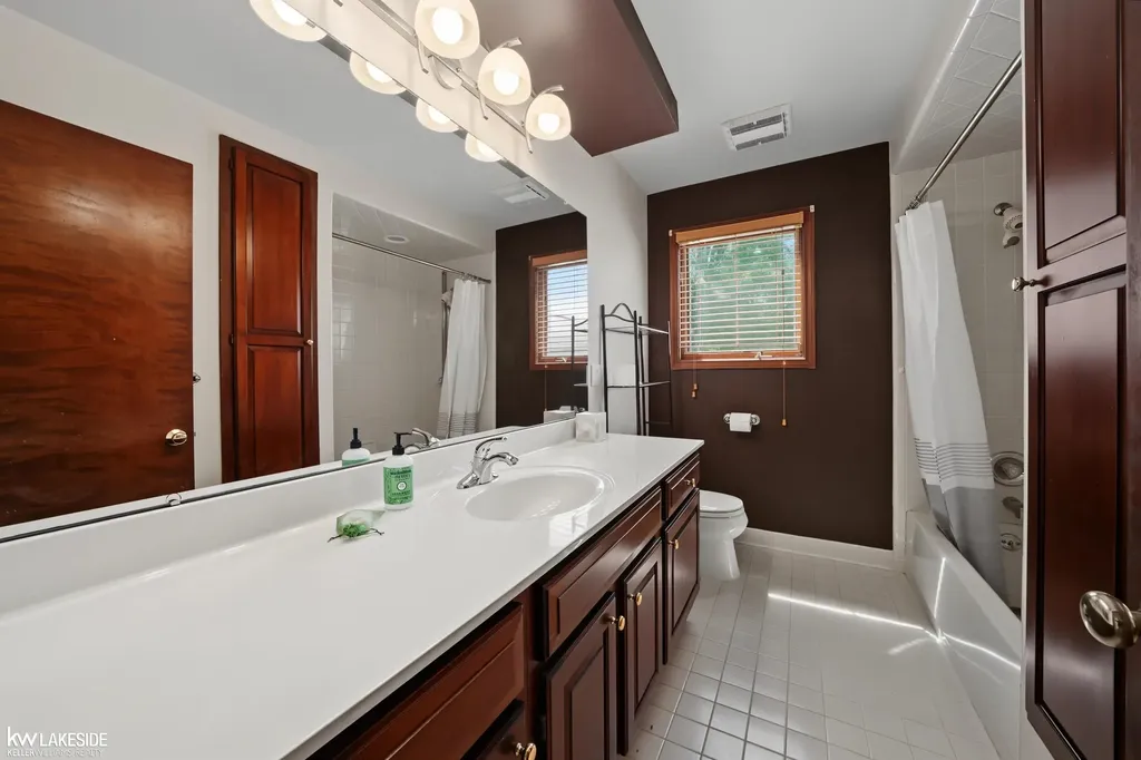 4418 Bayleaf Drive Sterling Heights City MI 48314