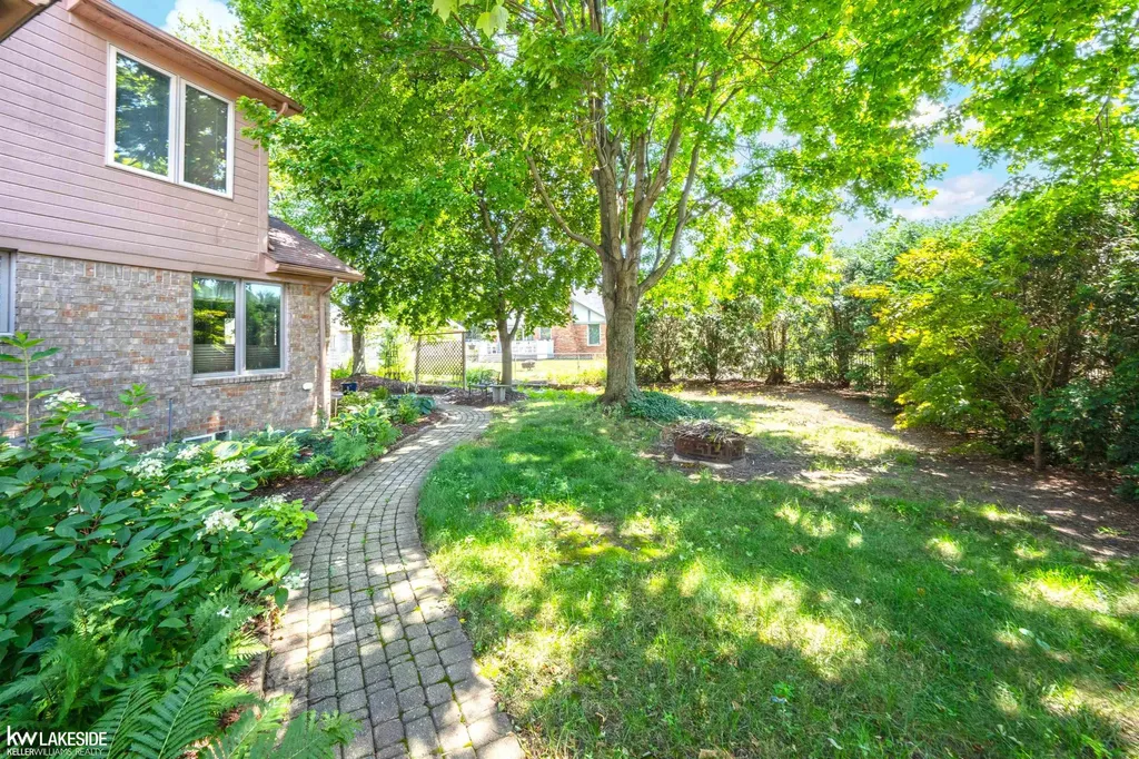 4418 Bayleaf Drive Sterling Heights City MI 48314