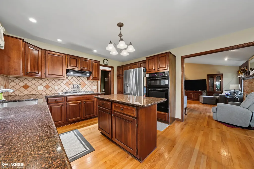 4418 Bayleaf Drive Sterling Heights City MI 48314