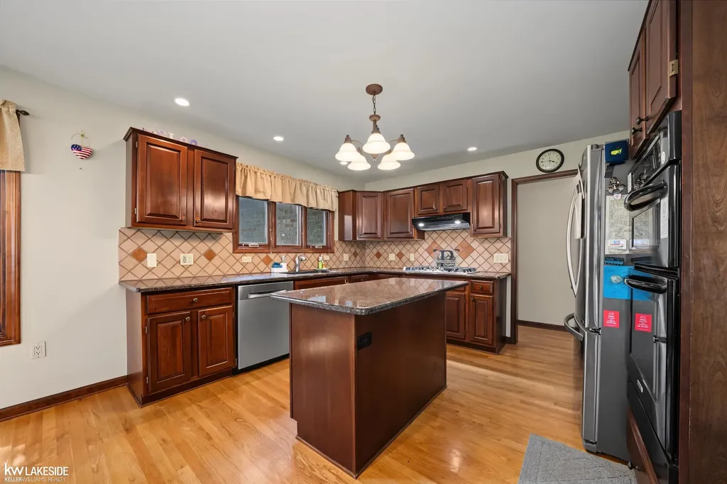 4418 Bayleaf Drive Sterling Heights City MI 48314