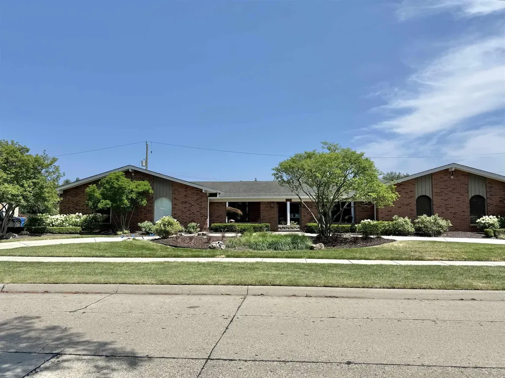 32044 Vegas Drive Warren City MI 48093