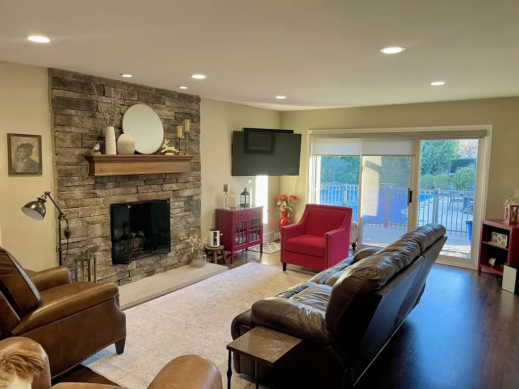32044 Vegas Drive Warren City MI 48093