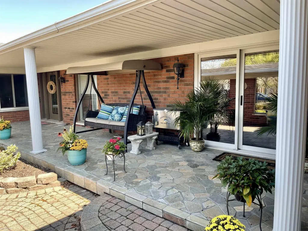 32044 Vegas Drive Warren City MI 48093
