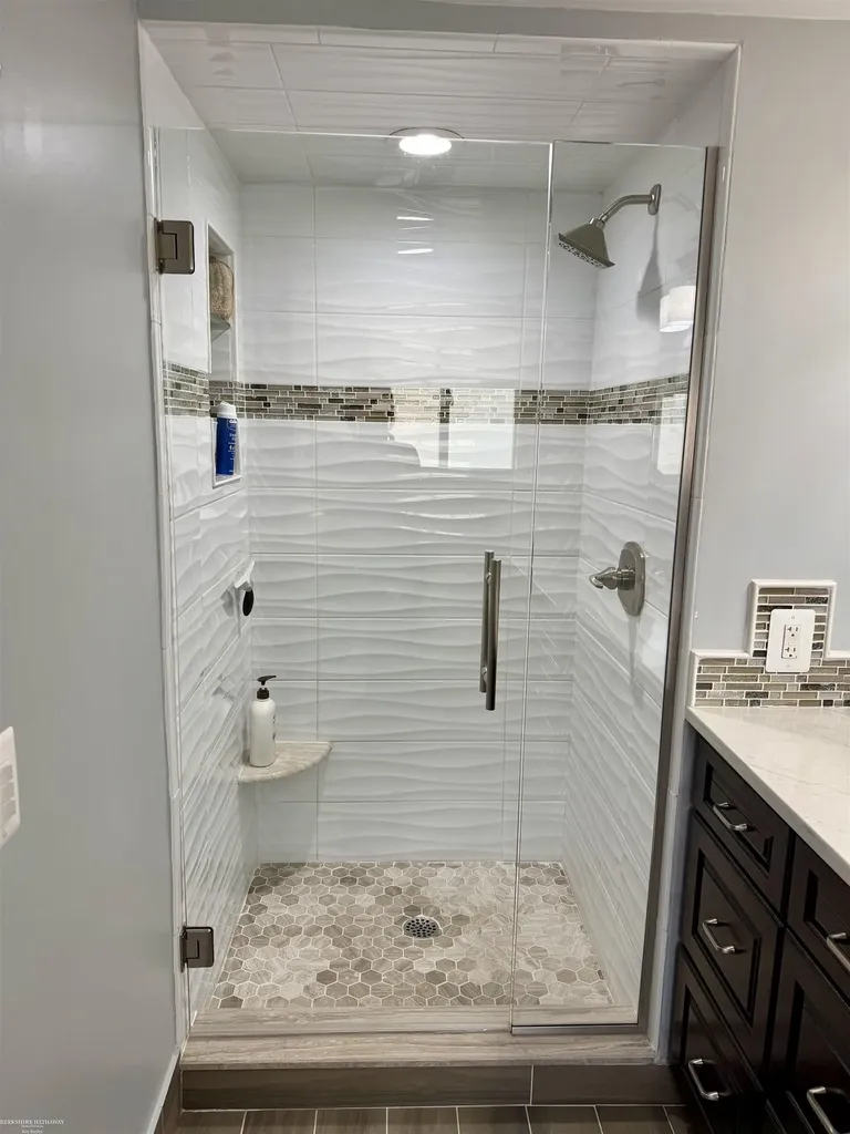 32044 Vegas Drive Warren City MI 48093