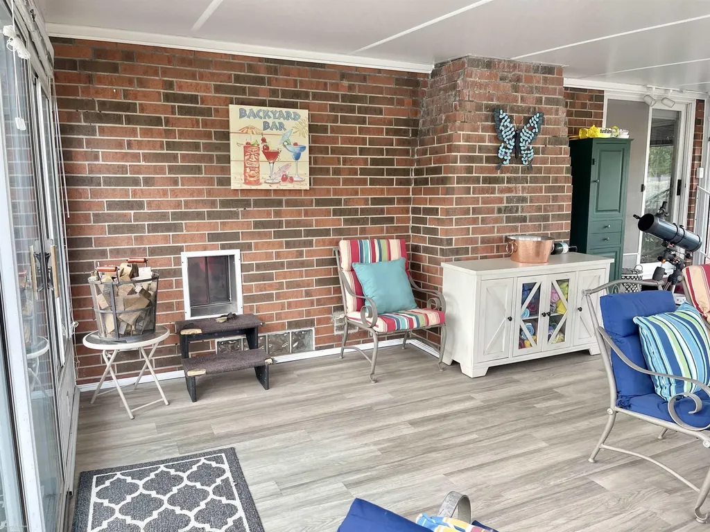 32044 Vegas Drive Warren City MI 48093