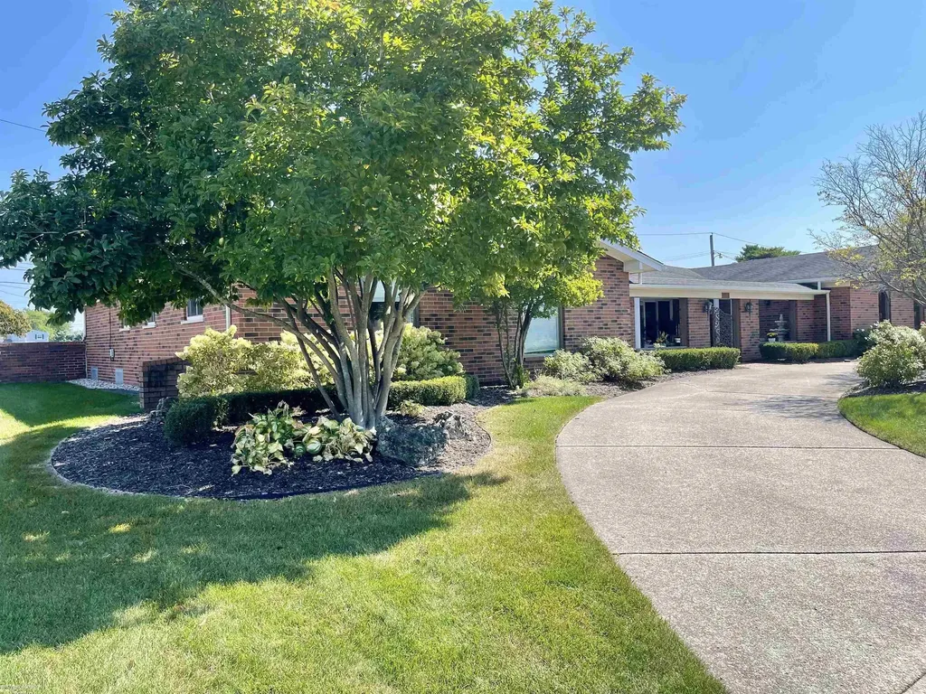 32044 Vegas Drive Warren City MI 48093
