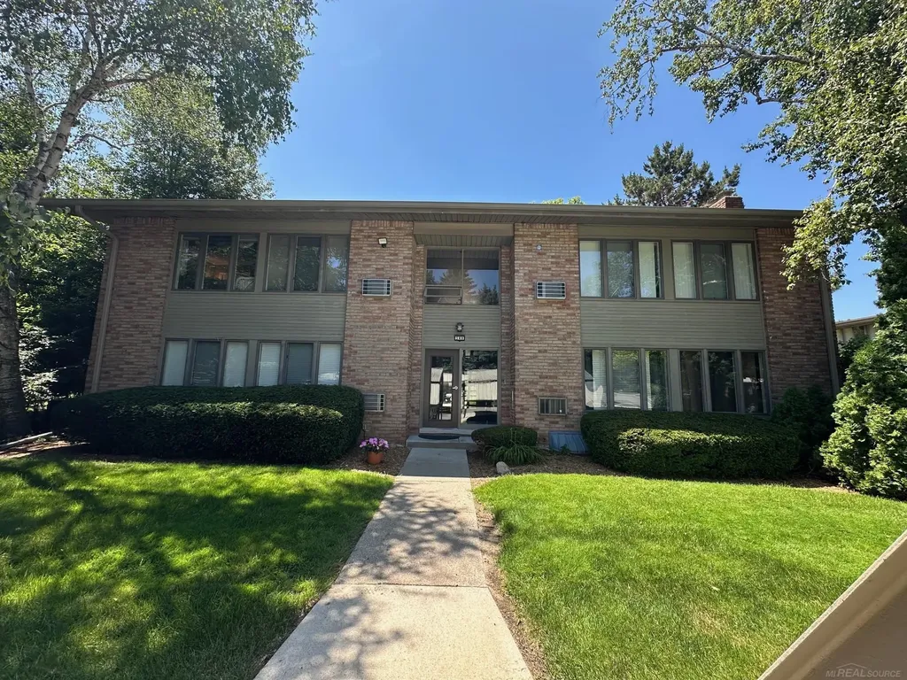340 Concord Place Bloomfield Hills City MI 48304