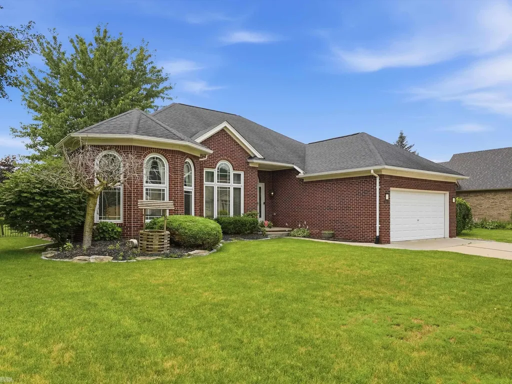 36606 Maple Leaf Drive New Baltimore City MI 48047