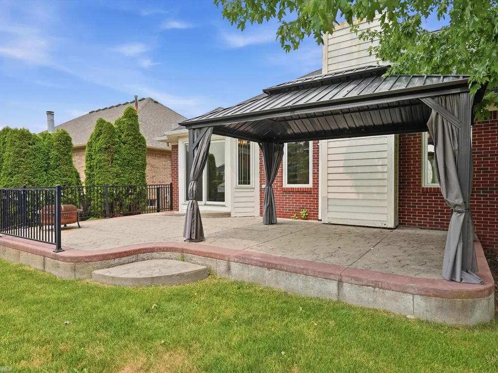 36606 Maple Leaf Drive New Baltimore City MI 48047
