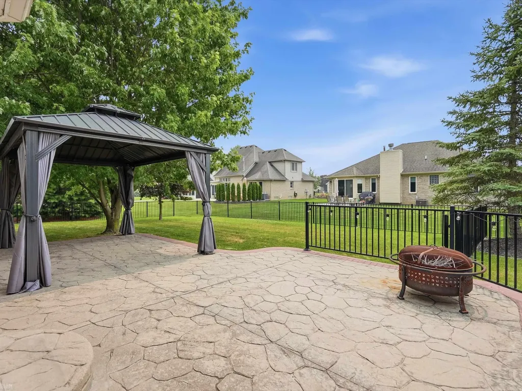 36606 Maple Leaf Drive New Baltimore City MI 48047