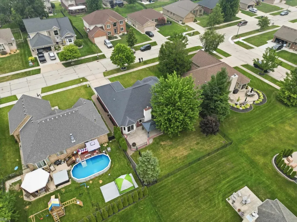 36606 Maple Leaf Drive New Baltimore City MI 48047