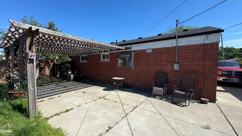 21707 Timberidge Street St. Clair Shores City MI 48082