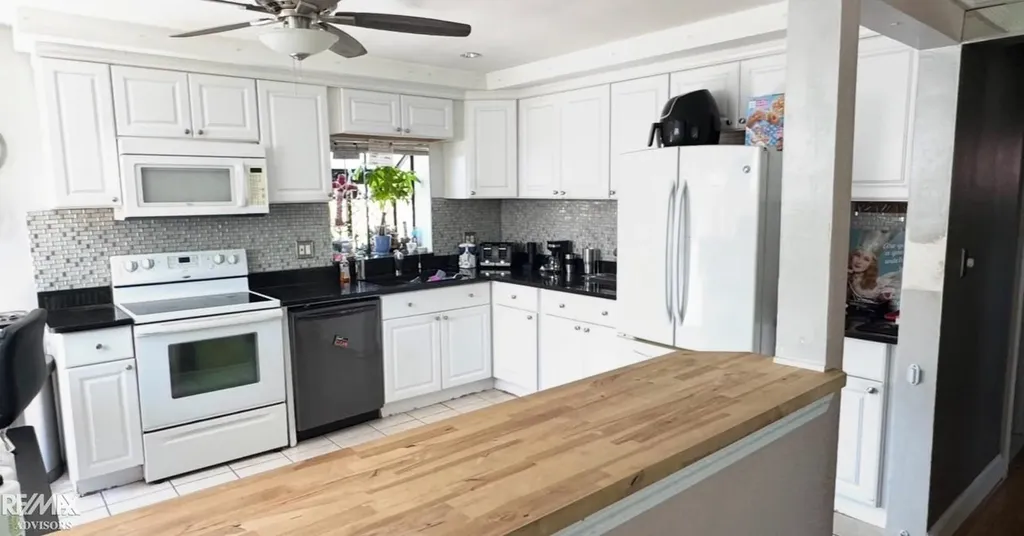 21707 Timberidge Street St. Clair Shores City MI 48082