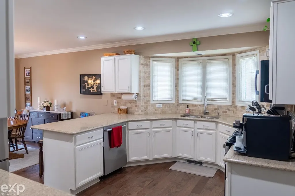 57450 Ruby Lane Washington Township MI 48094