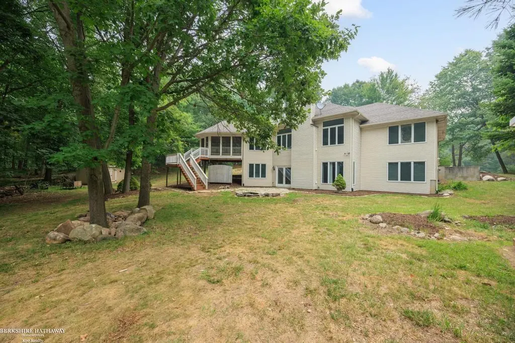 1268 Hidden View Drive Lapeer Township MI 48446
