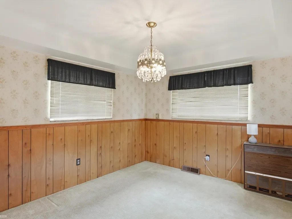 28611 Groveland Street Roseville City MI 48066