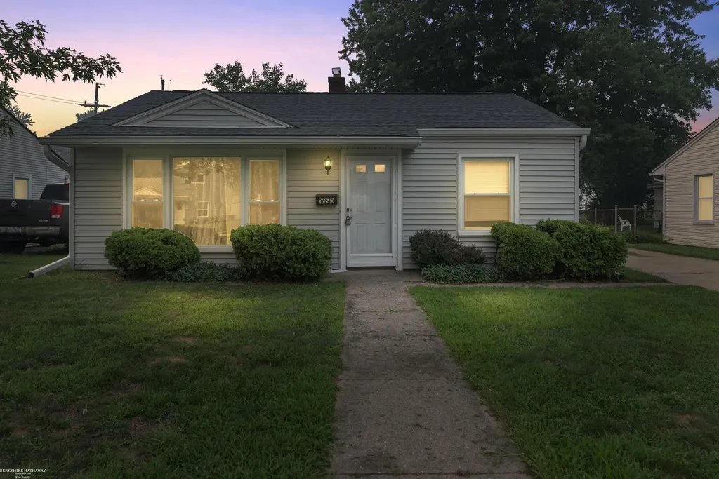 36240 Glen Street Westland City MI 48186