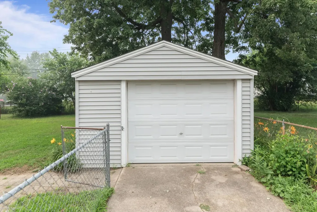 36240 Glen Street Westland City MI 48186