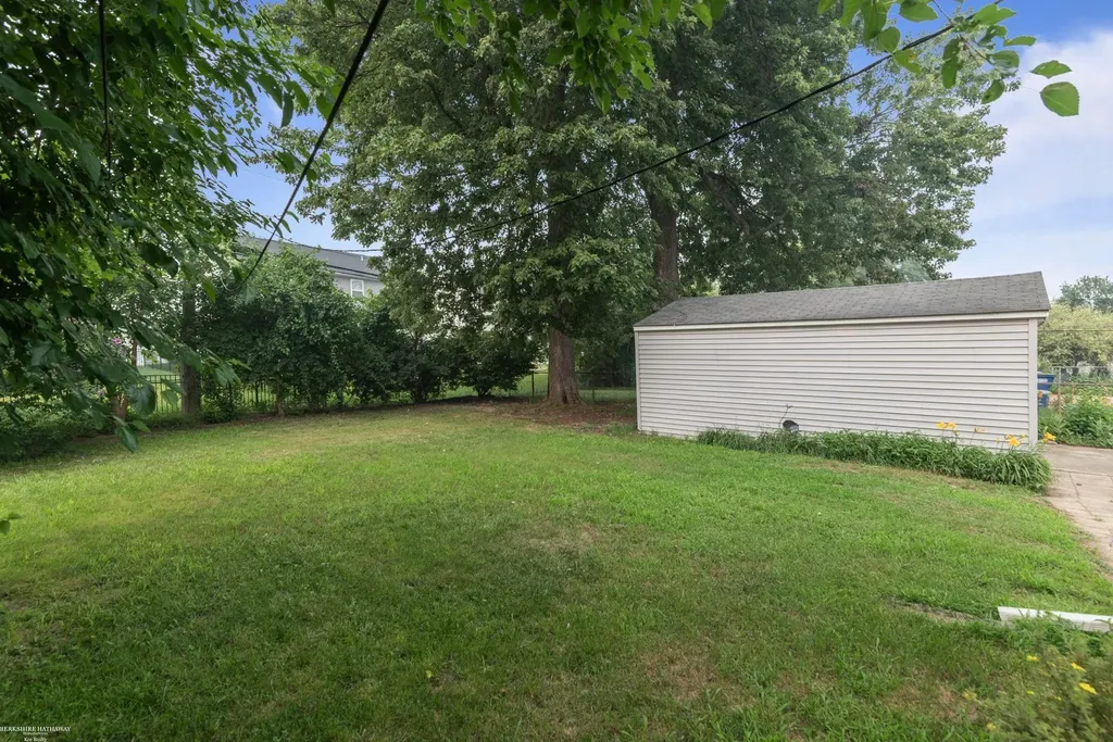 36240 Glen Street Westland City MI 48186