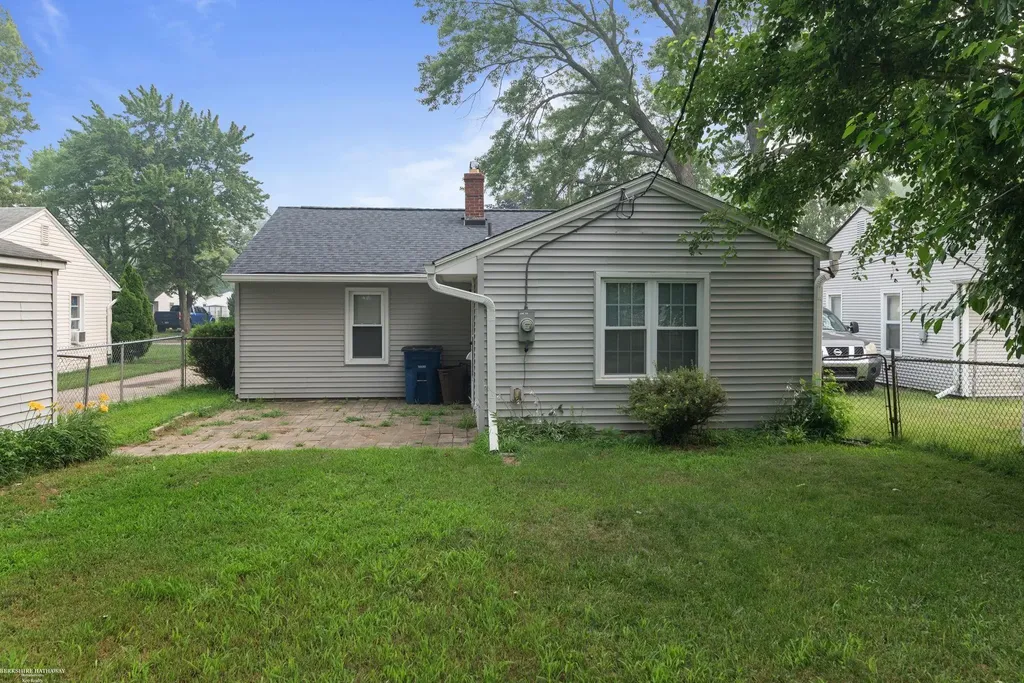 36240 Glen Street Westland City MI 48186
