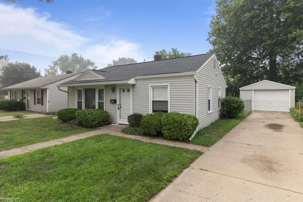 36240 Glen Street Westland City MI 48186