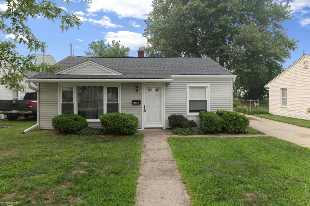 36240 Glen Street Westland City MI 48186