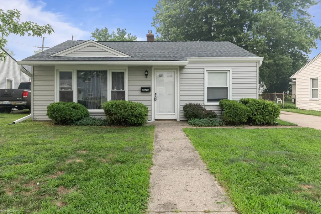 36240 Glen Street Westland City MI 48186