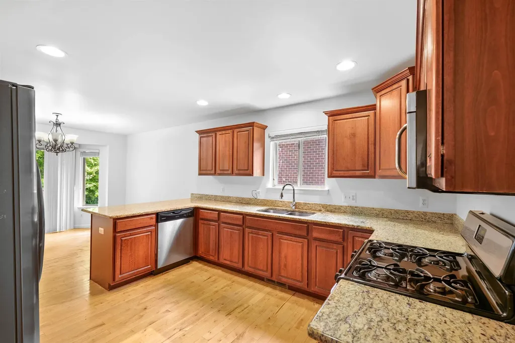 8313 Pine Creek Drive Shelby Charter Township MI 48316