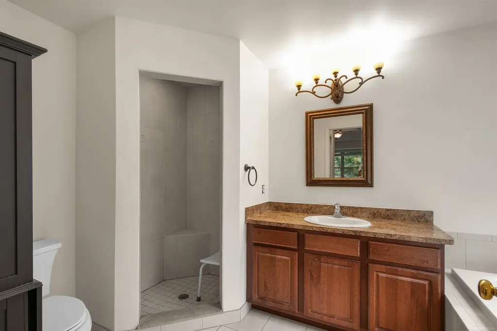 8313 Pine Creek Drive Shelby Charter Township MI 48316