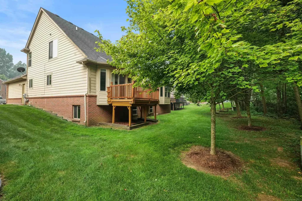 8313 Pine Creek Drive Shelby Charter Township MI 48316
