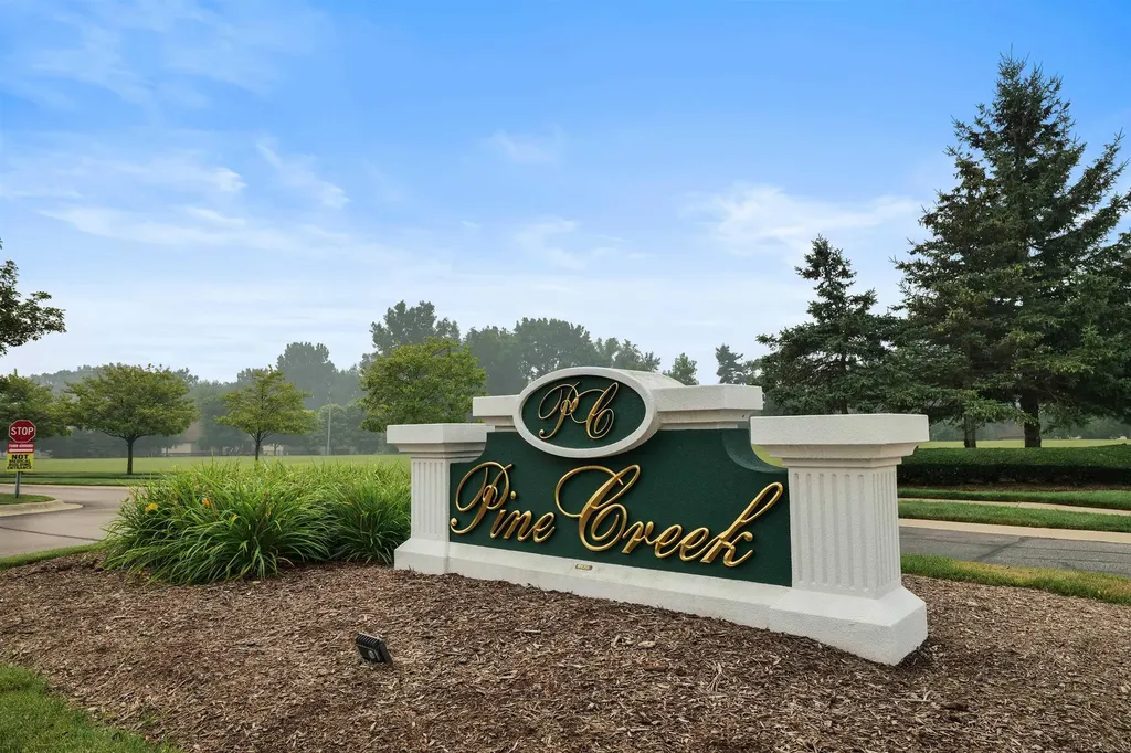 8313 Pine Creek Drive Shelby Charter Township MI 48316