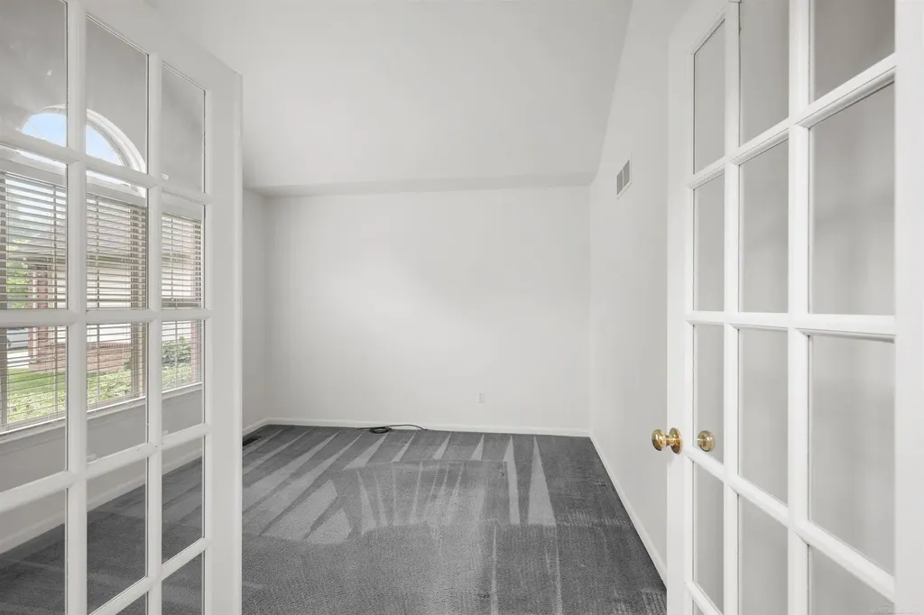 8313 Pine Creek Drive Shelby Charter Township MI 48316