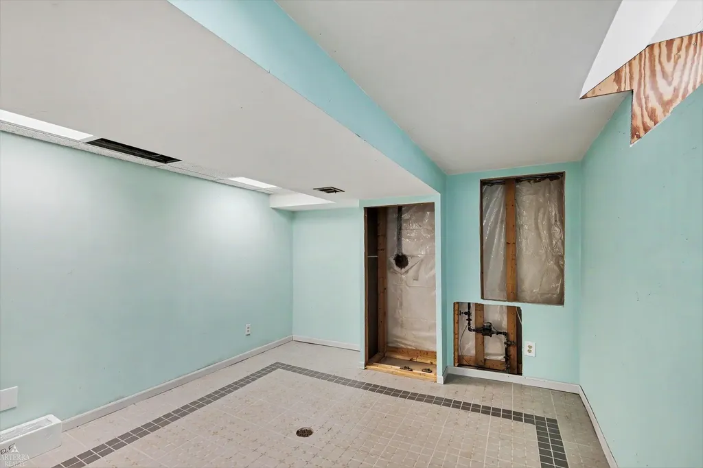 18039 S Summer Lane Fraser City MI 48026
