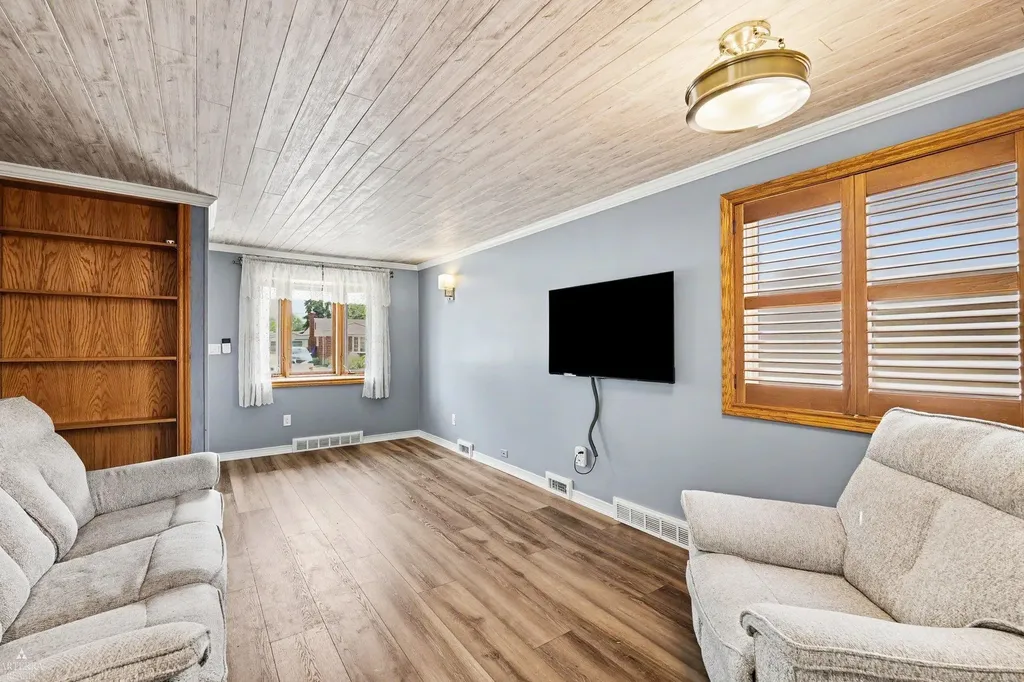 18039 S Summer Lane Fraser City MI 48026