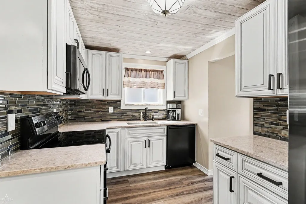 18039 S Summer Lane Fraser City MI 48026