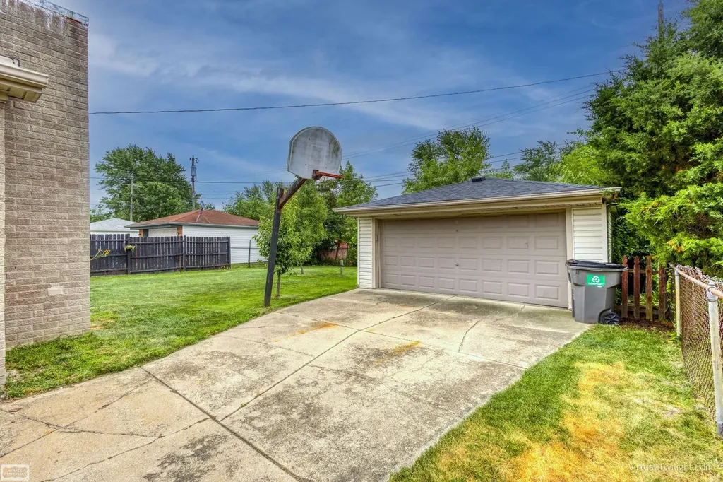 18030 Edgefield Road Clinton Charter Township MI 48035