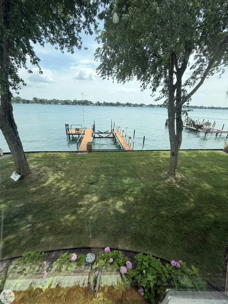 8319 River Road Cottrellville Township MI 48039