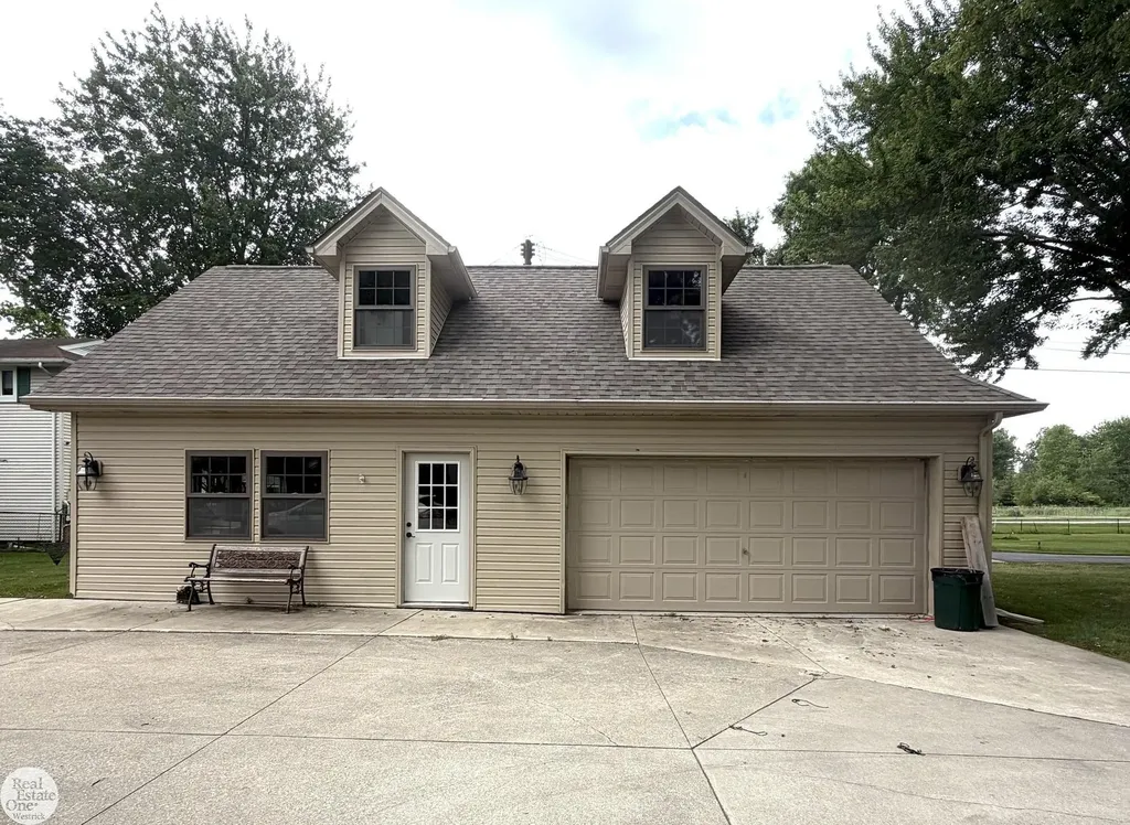 8319 River Road Cottrellville Township MI 48039