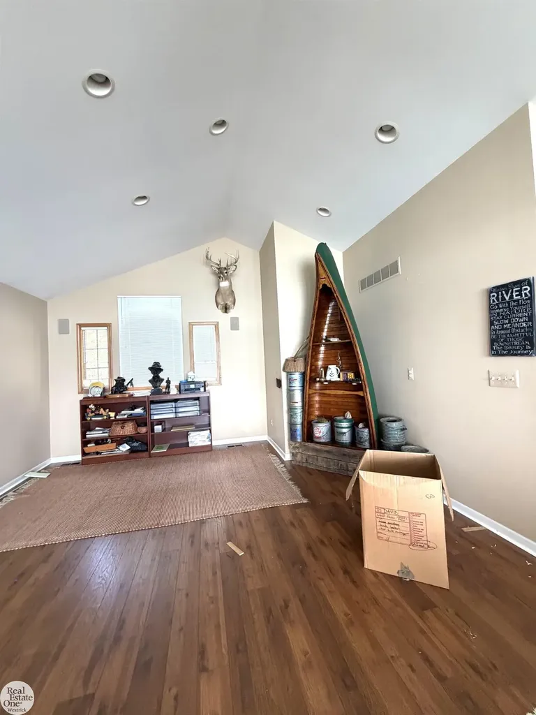 8319 River Road Cottrellville Township MI 48039